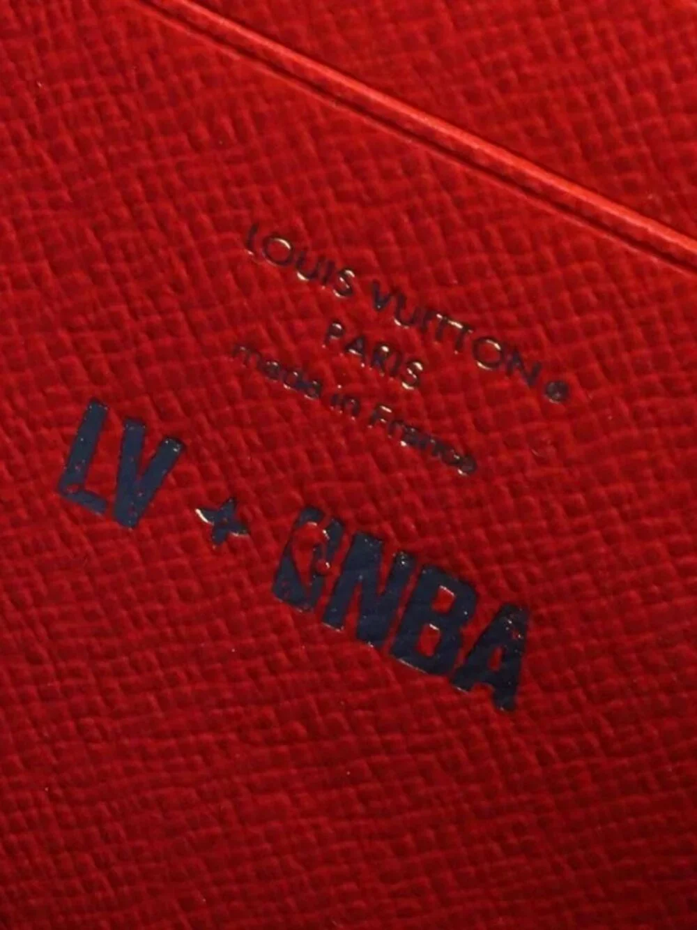 LOUIS VUITTON LV×NBA Soft Trunk Phone Box Body Bag